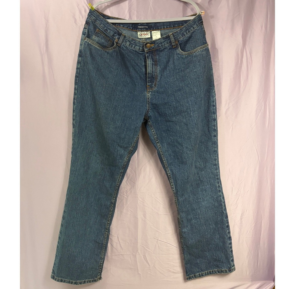 Bill Blass Jeanswear Perfect Fit Straight Leg Denim Jeans Medium Wash Size 18